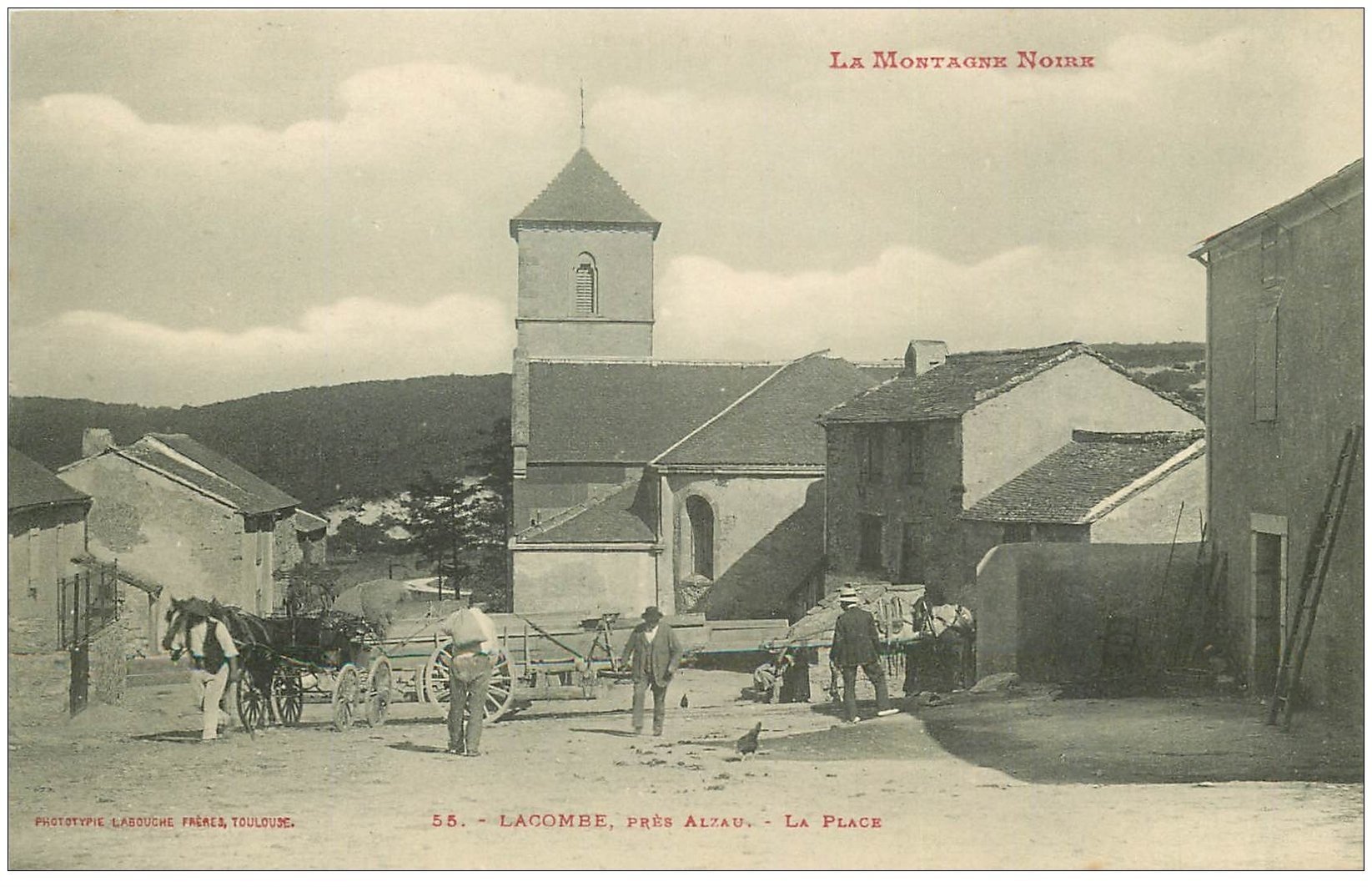 11 LACOMBE. La Place