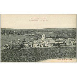 carte postale ancienne 11 LACOMBE. Vue générale avec attelage de foin