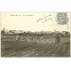 carte postale ancienne 49 CORNE. Paysan dans les Champs 1905. La récolte des Patates