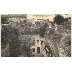 carte postale ancienne 49 DOUE-LA-FONTAINE. Une Cave d´habitation