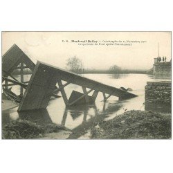 carte postale ancienne 49 MONTREUIL-BELLAY. Catastrophe de 1911 Pont après l'écroulement