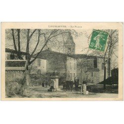 carte postale ancienne 11 LAVALETTE. La Place 1915
