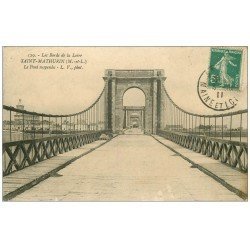 carte postale ancienne 49 SAINT-MATHURIN. Le Pont suspendu 1911