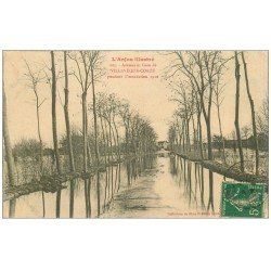 carte postale ancienne 49 VILLEVEQUE-CORZE. Avenue de la Gare inondation de 1910