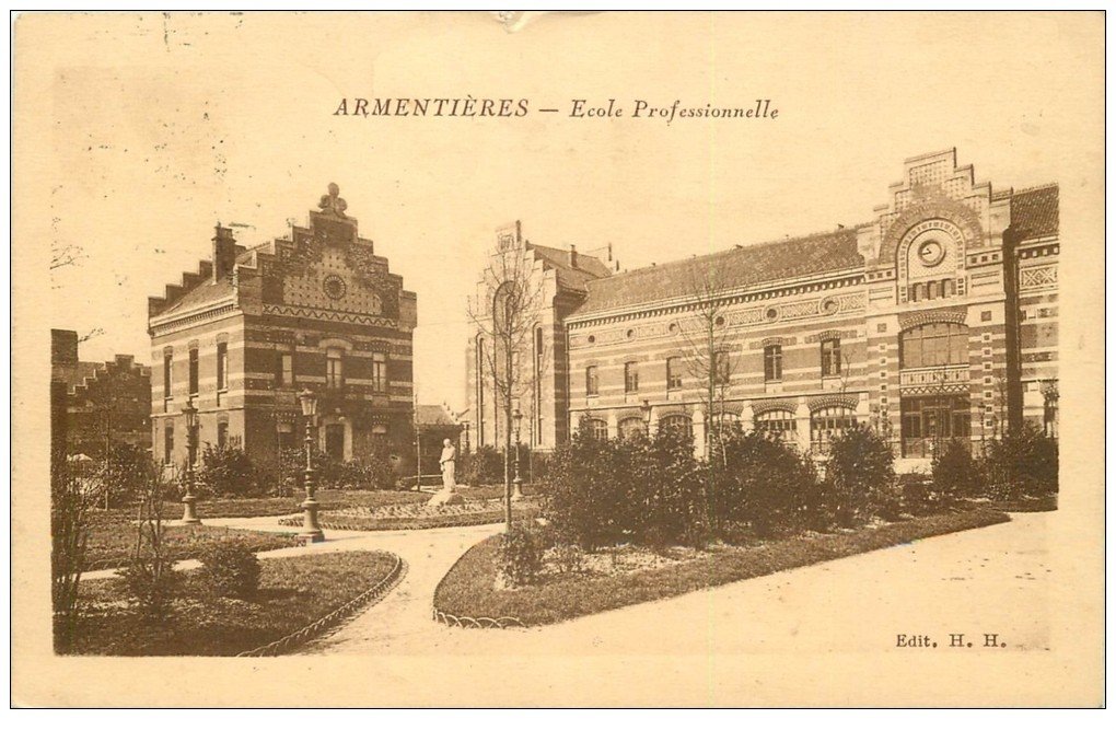 CPA ARMENTIERES RUE DE DUNKERQUE