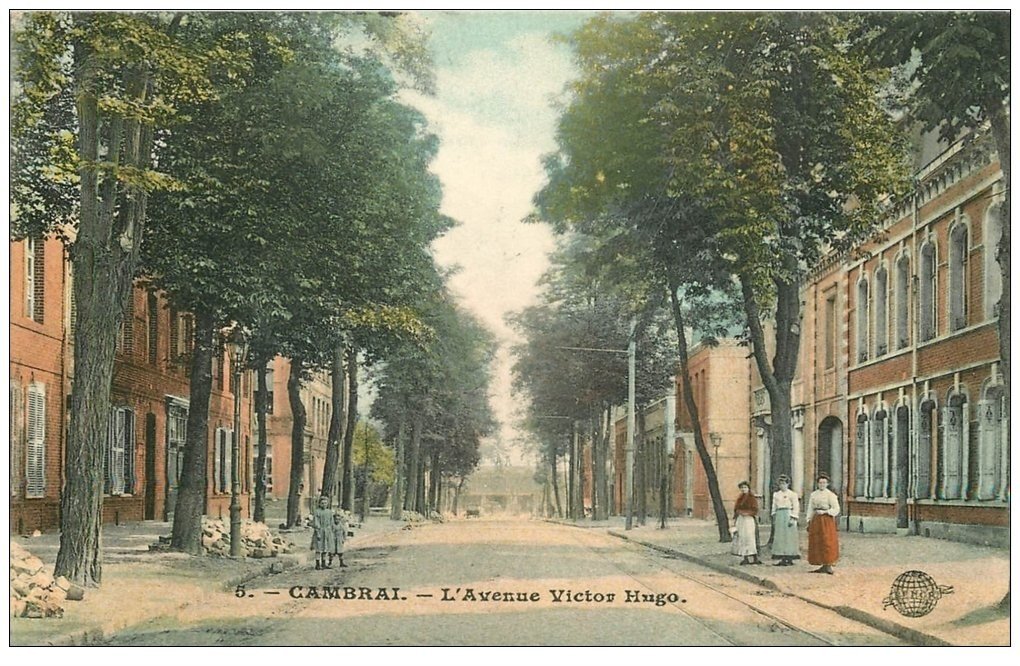 carte postale ancienne 59 CAMBRAI. Avenue Victor-Hugo 1908