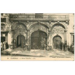 carte postale ancienne 59 CAMBRAI. Hôtel Fénelon animé de chaque côté