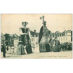 carte postale ancienne 59 DOUAI. La Famille Gayant 1933