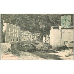 carte postale ancienne 11 MAS-CABARDES. Vieux Pont dans le Village 1906. Hôtel Café de la Paix et Pharmacie