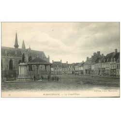 carte postale ancienne 59 HONDSCHOOTE. La Grand Place 1916 Kiosque à Musiques. Veloce Club à la Demi-Lune