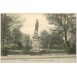 carte postale ancienne 59 MERVILLE. Statue du Souvenir Français