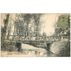 carte postale ancienne 59 SOLESMES. Le Pont sur la Selle animé 1920