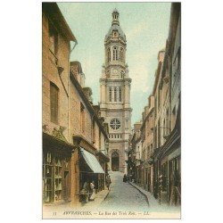 carte postale ancienne 50 AVRANCHES. Rue des Trois Rois