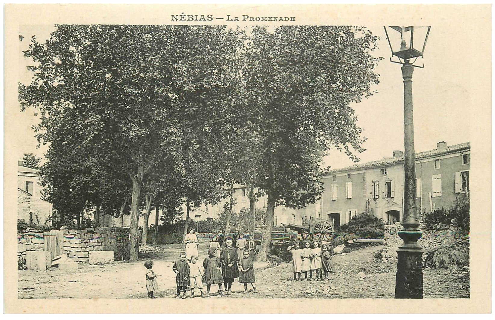 11 NEBIAS. La Promenade. Carte Notice