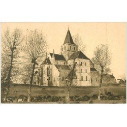 carte postale ancienne 50 CERISY-LA-FORET. Eglise Abbatiale et Vaches