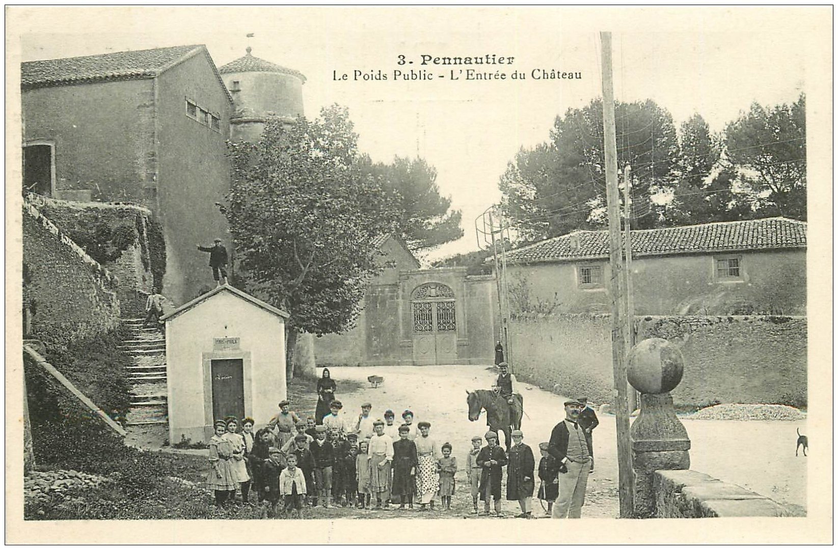 11 PENNAUTIER. Le Poids Public. Entrée du Château 1914. Tampon du 146° de L.
