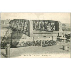 carte postale ancienne 50 CHERBOURG. Le Pont Glissant l'Arsenal