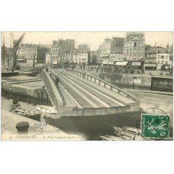 carte postale ancienne 50 CHERBOURG. Le Pont Tournant ouvert 1908