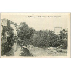 carte postale ancienne 11 PEPIEUX. Jeunes gens sur les Bords d'Ognon. Carte notice...