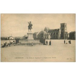 carte postale ancienne 50 CHERBOURG. Statue Napoléon Eglise Trinité