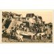 carte postale ancienne 50 COUTAINVILLE. En attendant l'Heure du Bain