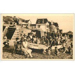 carte postale ancienne 50 COUTAINVILLE. En attendant l'Heure du Bain