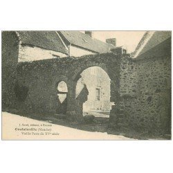 carte postale ancienne 50 COUTAINVILLE. Vieille Porte