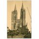 carte postale ancienne 50 COUTANCES. Cathédrale et voitures anciennes