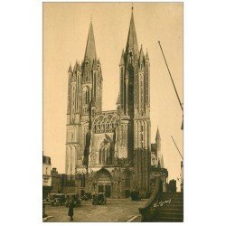 carte postale ancienne 50 COUTANCES. Cathédrale et voitures anciennes