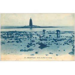 carte postale ancienne 50 GRANVILLE. Grève du Sud et le Loup. Chercheurs de Crustacés 1922