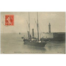 carte postale ancienne 50 GRANVILLE. Navire Entrée du Port 1907