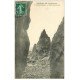 carte postale ancienne 50 JOBOURG. Le Nez sortie d'une Grotte 1910 animation