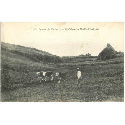 carte postale ancienne 50 LA HAGUE. Vallée et Moulin d'Elcagrin. Paysan et Vaches 1916