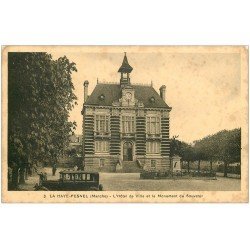 carte postale ancienne 50 LA HAYE-PESNEL. Hôtel de Ville et Monument du Souvenir 1945