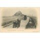 carte postale ancienne 50 LE MONT SAINT-MICHEL. Transports Attelages sur la Digue