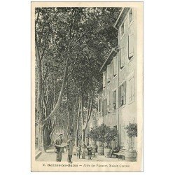 carte postale ancienne 11 RENNES-LES-BAINS. Maison Crausse Allée des Platane avec Facteur