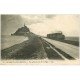 carte postale ancienne 50 LE MONT SAINT-MICHEL. Transports Train sur la Digue 1913