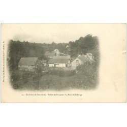 carte postale ancienne 50 LE PONT DE LA FORGE. Vallée de Brouains près Sourdeval 1903