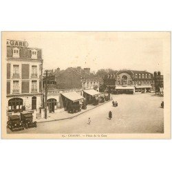 carte postale ancienne 02 CHAUNY. Place de Lla Gare 1936. Buvette Pallice, hôtel des Voyageurs et Café à l'Arrivée