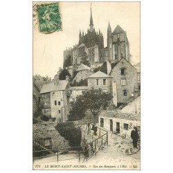 carte postale ancienne 50 MONT-SAINT-MICHEL. Ecoliers Rue des Remparts 1922