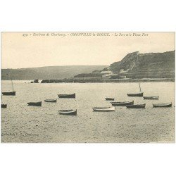carte postale ancienne 50 OMONVILLE-LA-ROGUE. Port et Vieux Fort