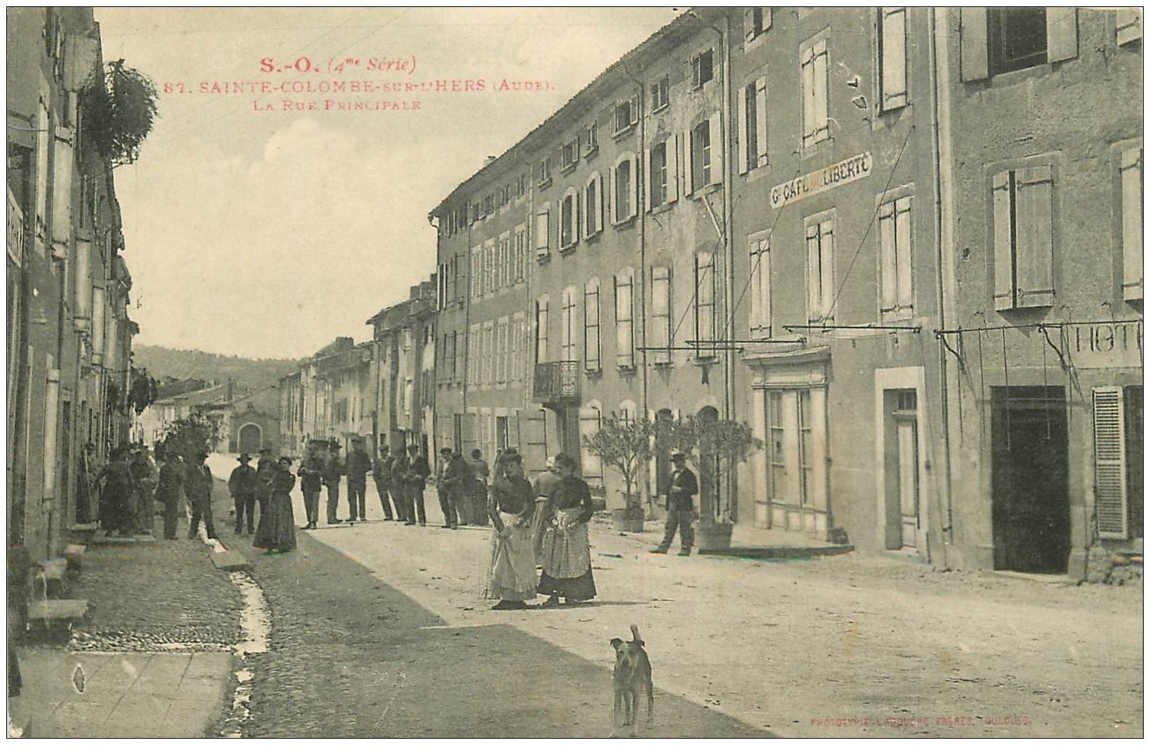11 SAINTE-COLOMBE-SUR-L'HERS. Grand Café Rue Principale 1913