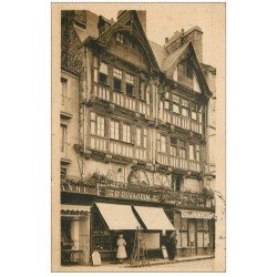 carte postale ancienne 50 SAINT-LO. Magasin Dujardin 1945 et Café