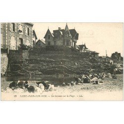 carte postale ancienne 50 SAINT-PAIR-SUR-MER. Les Laveuses sur la Plage 1922