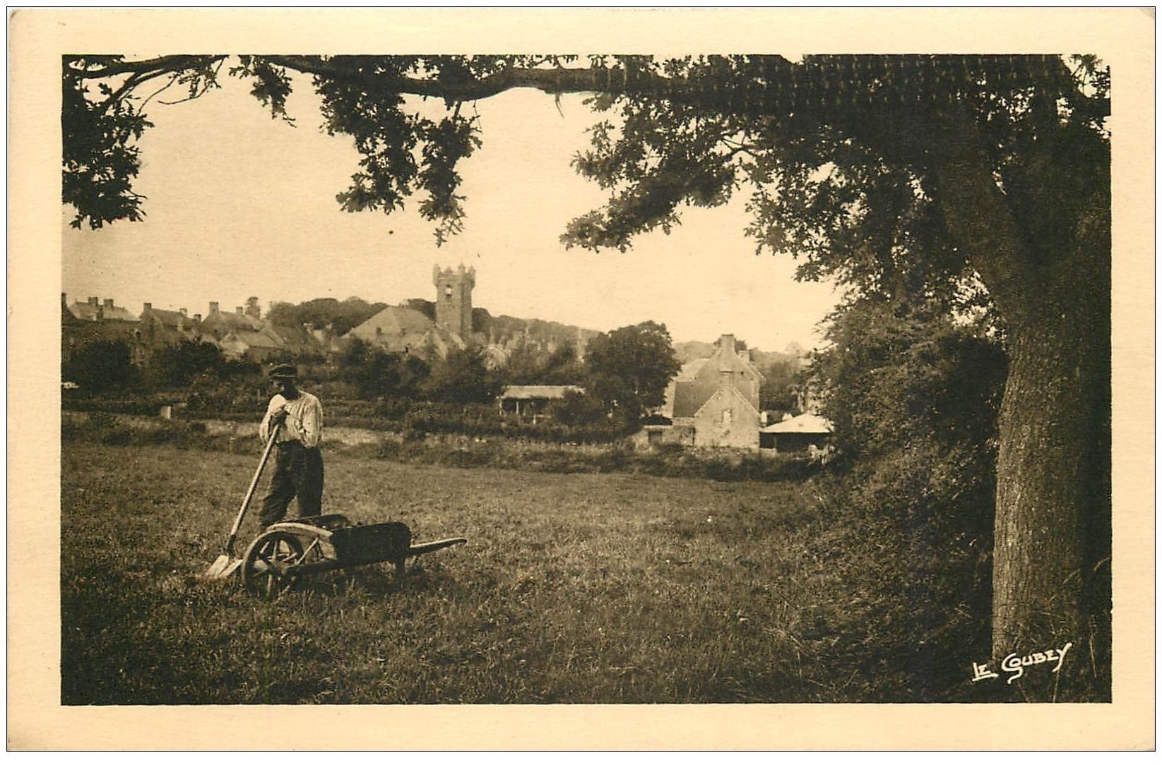 carte postale ancienne 50 SAINT-PIERRE-EGLISE. Paysan Cultivateur