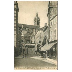 carte postale ancienne 52 BOURBONNE-LES-BAINS. Café et Rue des Bains 1919