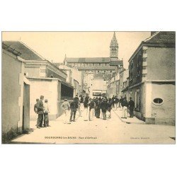 carte postale ancienne 52 BOURBONNE-LES-BAINS. Militaires Rue d'Orfeuil