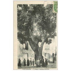 carte postale ancienne 11 TALAIRAN. La Place avec arbre. Ormeau de Sully
