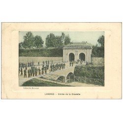 carte postale ancienne 52 LANGRES. Entrée de la Citadelle 1911 Militaires