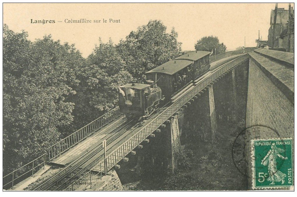 Carte Postale Ancienne 52 Langres - Le Chemin De Fer à Crémaillère Reliant La Gare à La Ville - 1900